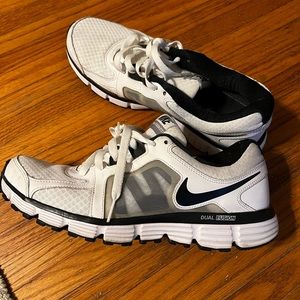 Mens nike dual fusion ST2 sneakers size 10.5